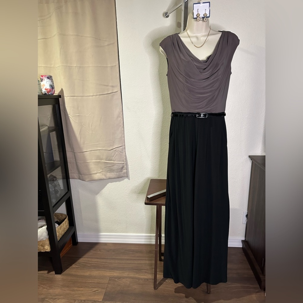Two toned jumpsuit is classy & sophisticated colors and style. Work to dinner.